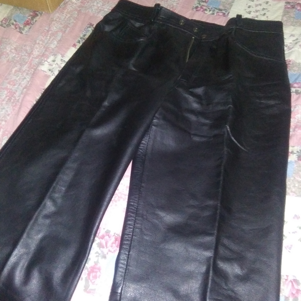 Leather - Picture 4 of 6